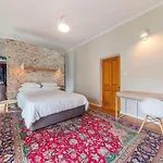 3 Bedroom House In Gardens Cape Town