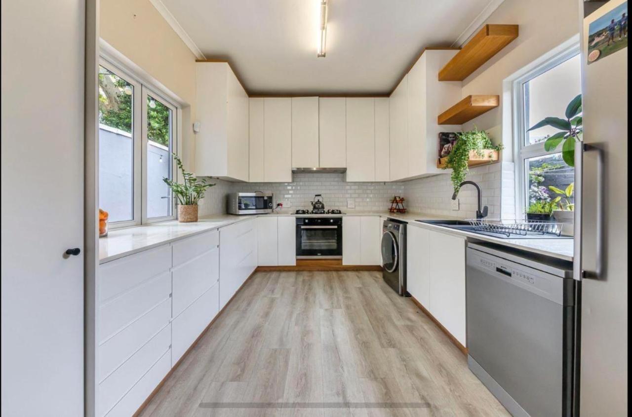 Holiday home 3 Bedroom House In Gardens Cape Town